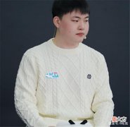 【游戏世界】乌兹调侃gala补刀：你吃了谁的兵线？呼吸哥很喜欢“世一上”外号