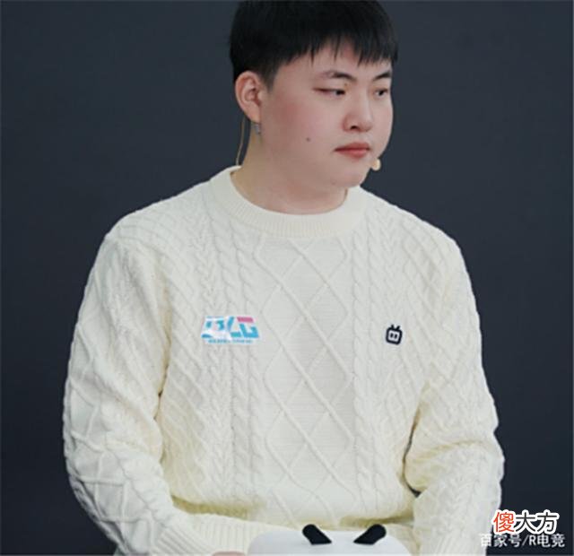 【游戏世界】乌兹调侃gala补刀：你吃了谁的兵线？呼吸哥很喜欢“世一上”外号