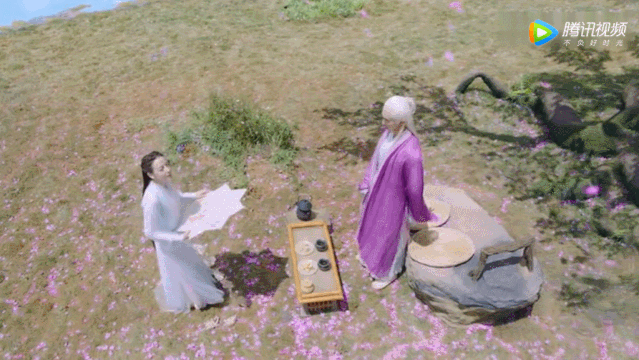 当然是绣一个风筝挂饰呀 风筝上的挂件怎么做