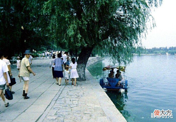 【历史故事】80年代济南老照片：老一百，农贸市场，老火车站，光明电影院