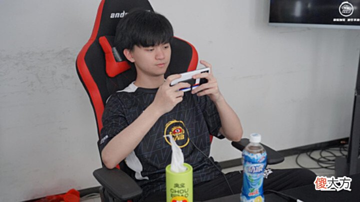 【游戏迷】XYG3-2WB,WB几乎无缘保级S组,花卷证明WB打不了中核阵容