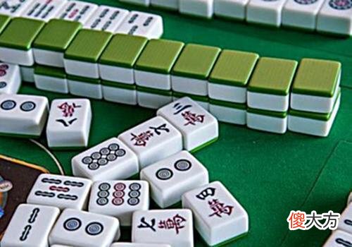 【游戏世界】打麻将经常输怎么办？麻将高手教你三个技巧，学会了让你多多赢牌