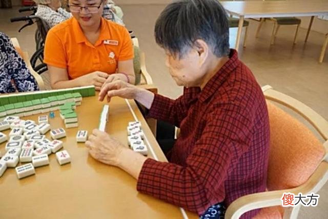 【游戏世界】打麻将经常输怎么办？麻将高手教你三个技巧，学会了让你多多赢牌