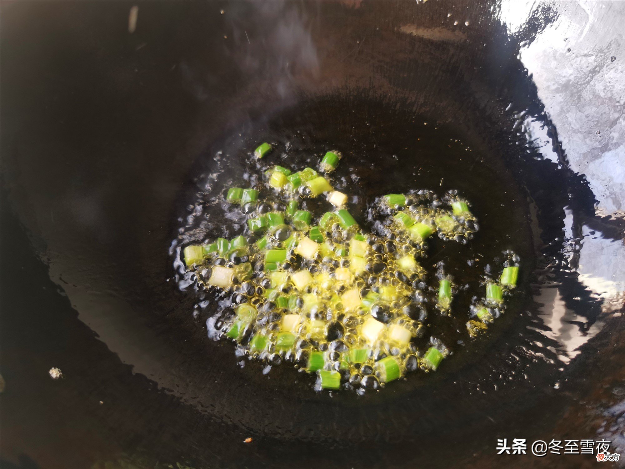 东北吃蘸酱菜离不开这个酱 东北吃的蘸酱菜