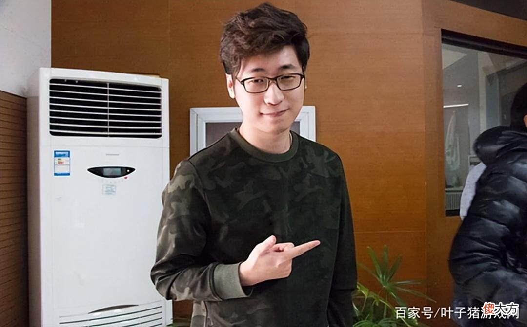 【游戏世界】连Faker都不知道的技巧？LPL解说曝出大秘密：四个人排眼必抢二