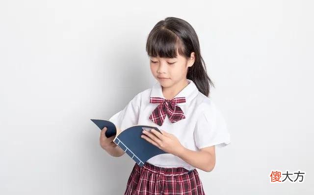 8月份出生的孩子，年龄偏小，要不要晚一年上小学？看完你就懂了