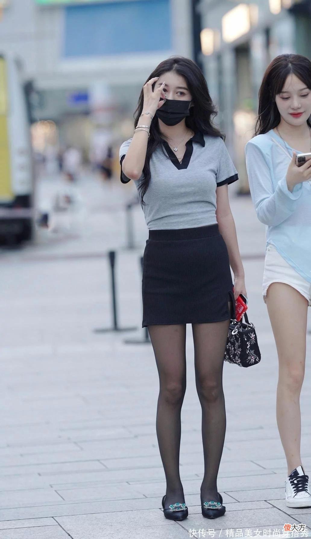 【时尚一点】灰色黑边短袖背心搭配黑色短裙和黑丝不仅显女性成熟美，而且还略带小性感