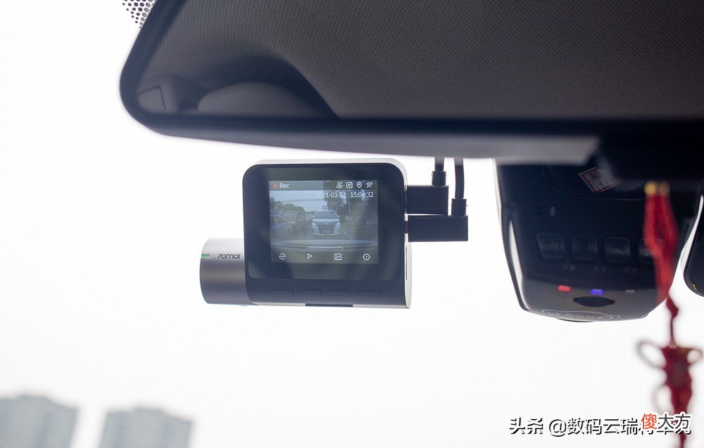 灵敏智能的前后双摄记录仪 前后双录记录仪