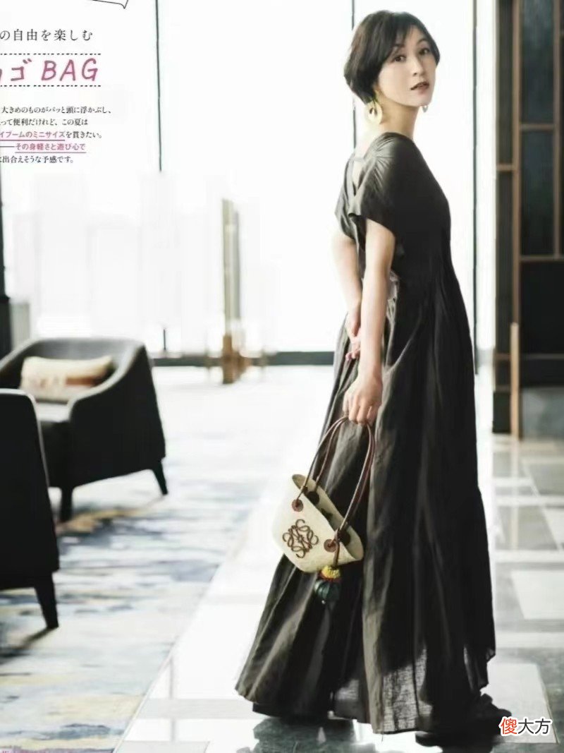 【就爱时尚】中年妈妈别穿小黑裤，学日本熟女这样穿，优雅温柔又时尚