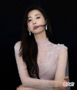 【就爱时尚】林志玲的“肚兜”裙太抢镜了，网友：难怪林志玲这么瘦