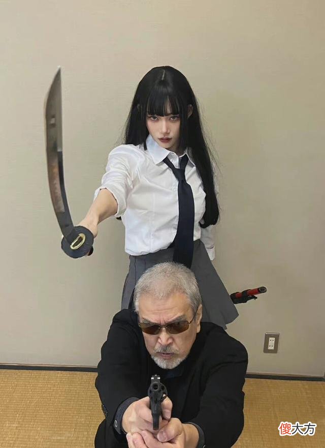 【时尚一点】“黑道父女”走红网络，获百万点赞，网友直呼：真的太酷了！