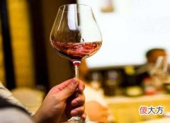 女王节来了,喝点红酒,预防春季感冒