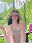 【时尚一点】波浪款设计的大檐空顶防晒帽就更加有设计感，防晒的同时也能兼顾造型