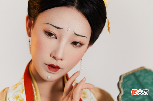 【时尚一点】古人的审美水平有多绝？看看他们的服饰妆容就知道了，很惊艳！