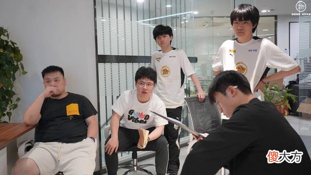 【游戏迷】WB输得太耻辱，本该3-0XYG打成2-3！WB经理发文：打得太差不配赢