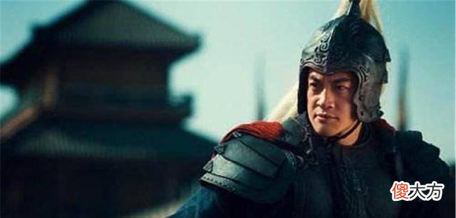 【历史故事】吕布被活捉后,曹操有可能饶他一命,但他一句话把自己推向火坑