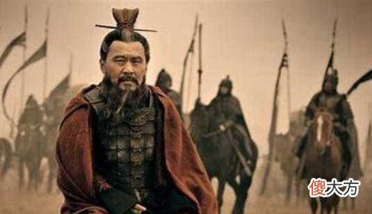 【历史故事】吕布被活捉后,曹操有可能饶他一命,但他一句话把自己推向火坑