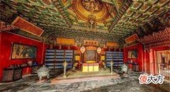 【历史故事】故宫养心殿为何常年都潮湿阴冷？工人撬开地砖一看，真相让人惊讶