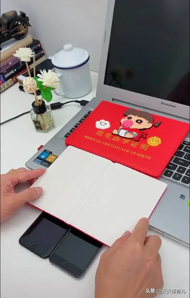 都说出生证明是唯一一个妈妈名字写在爸爸前面的，知道为什么吗？因为这张纸是妈妈拿命