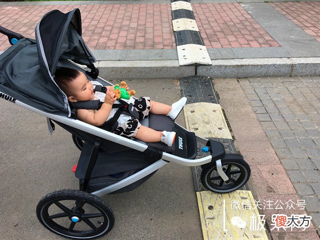 安全缓震，宽敞舒适，这辆就是你一直在找的婴儿车！