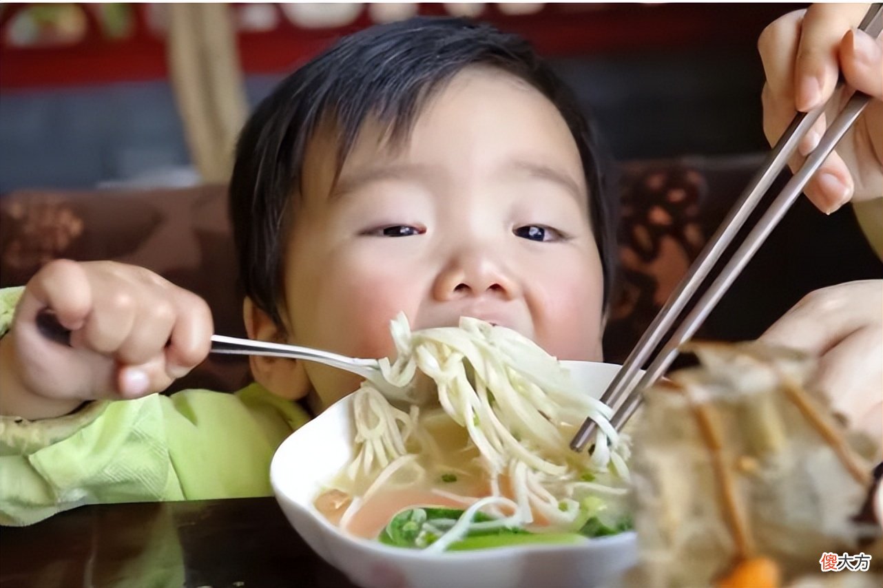 4种情况暗示孩子可能已经积食了，家长莫慌，这样调理简单管用！
