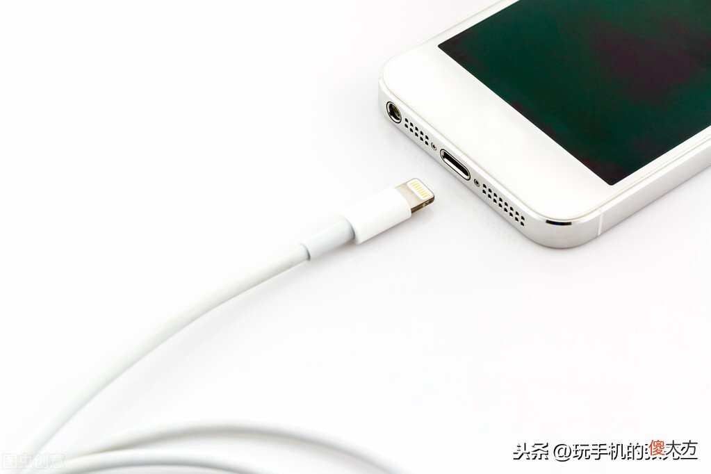 手机充电发烫是什么原因 我的手机充电发烫是什么原因