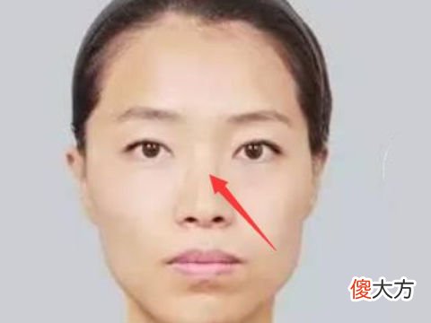 鼻梁塌陷的面相好不好
