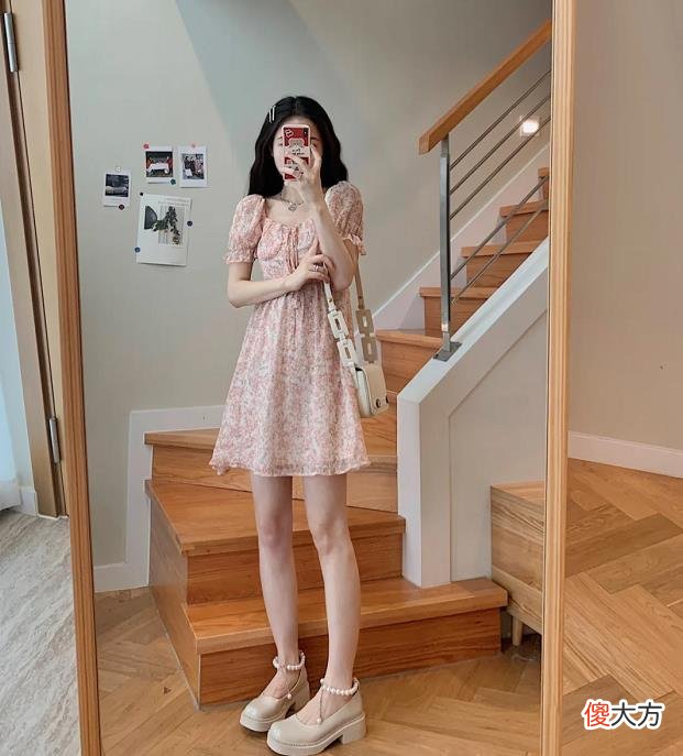 【时尚一点】时髦的女人，夏天穿裙子都配这4双“鞋子”，好看又气质