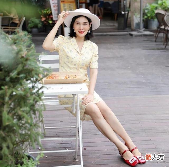 【时尚一点】时髦的女人，夏天穿裙子都配这4双“鞋子”，好看又气质