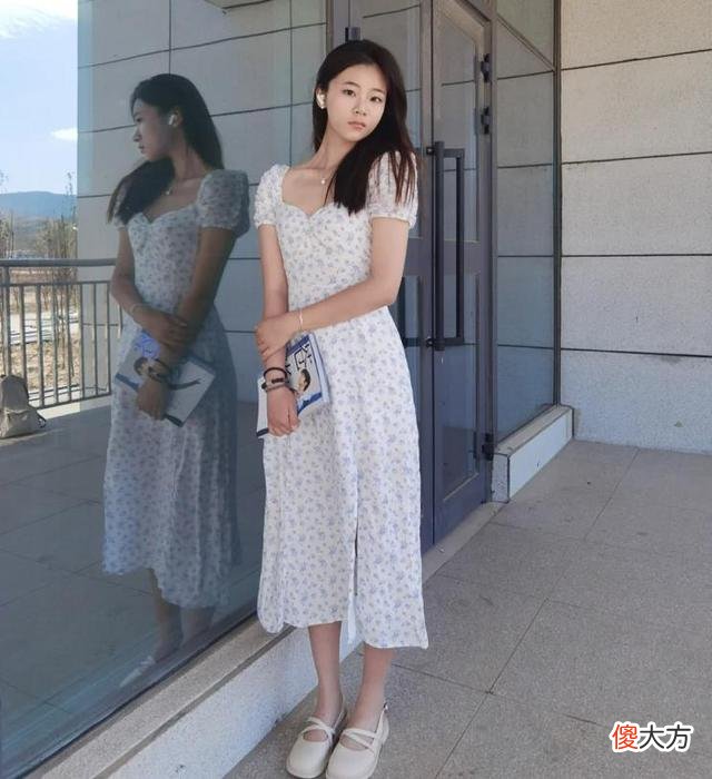 【时尚一点】时髦的女人，夏天穿裙子都配这4双“鞋子”，好看又气质