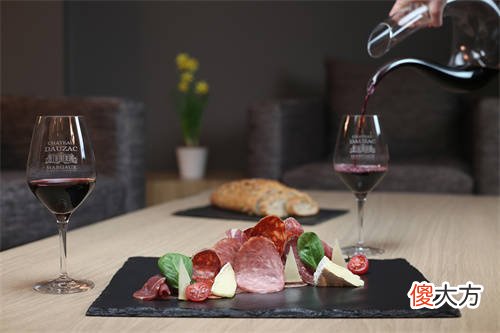 酒能用塑料瓶保存吗 葡萄酒可以用塑料桶装吗