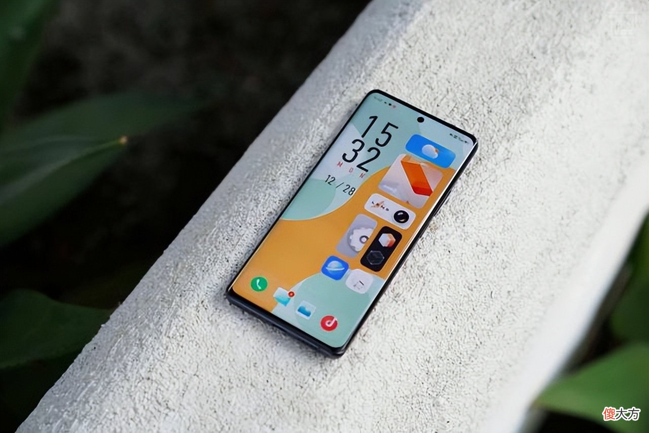 vivo:蔡司镜头+微云台+1亿超清,拍照录视频游戏三雄,降2000元