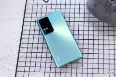 买手机抠门不行，这3款手机有口有碑价格适中，不卡不顿够用3年