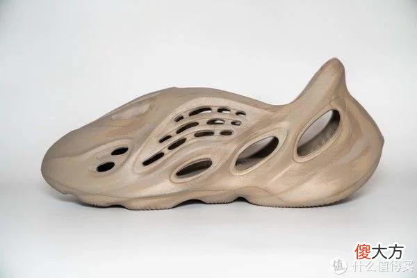 【就爱时尚】阿迪椰子Yeezy Foam Runner上脚感受