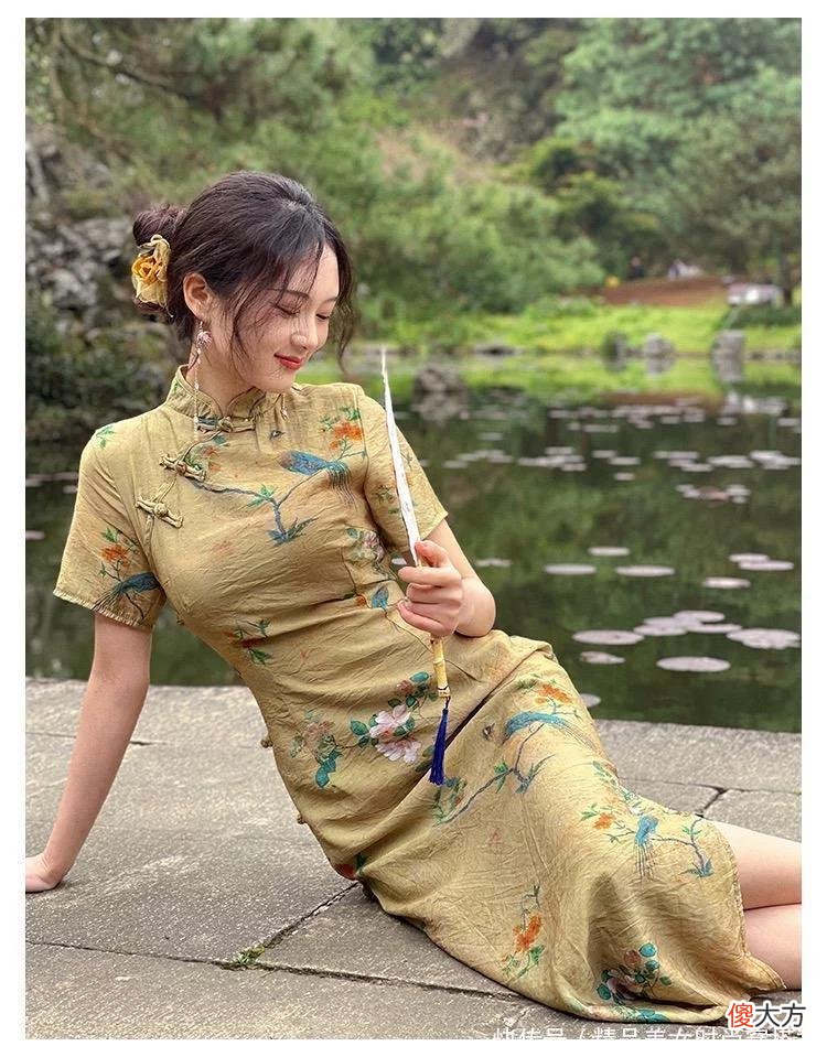【就爱时尚】端庄大方的改良版旗袍古韵风味十足