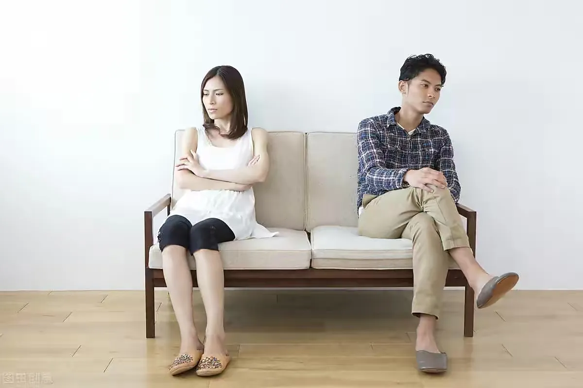 有收入的职场女性，难道不该掌家庭财政吗？