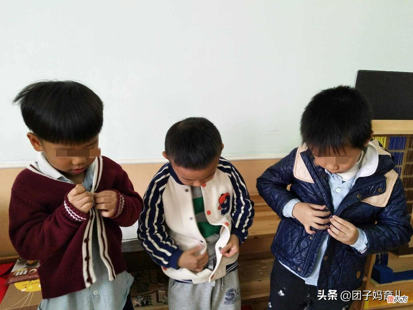 请为孩子穿上新衣服 孩子们穿上新衣