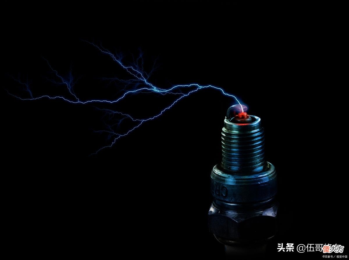摩托车火花塞的作用和工作原理？火花塞坏了有什么症状？