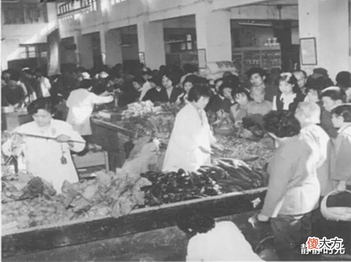 【历史故事】80年代徐州老照片：淮西菜场，彭城剧场，云龙公园，体育馆