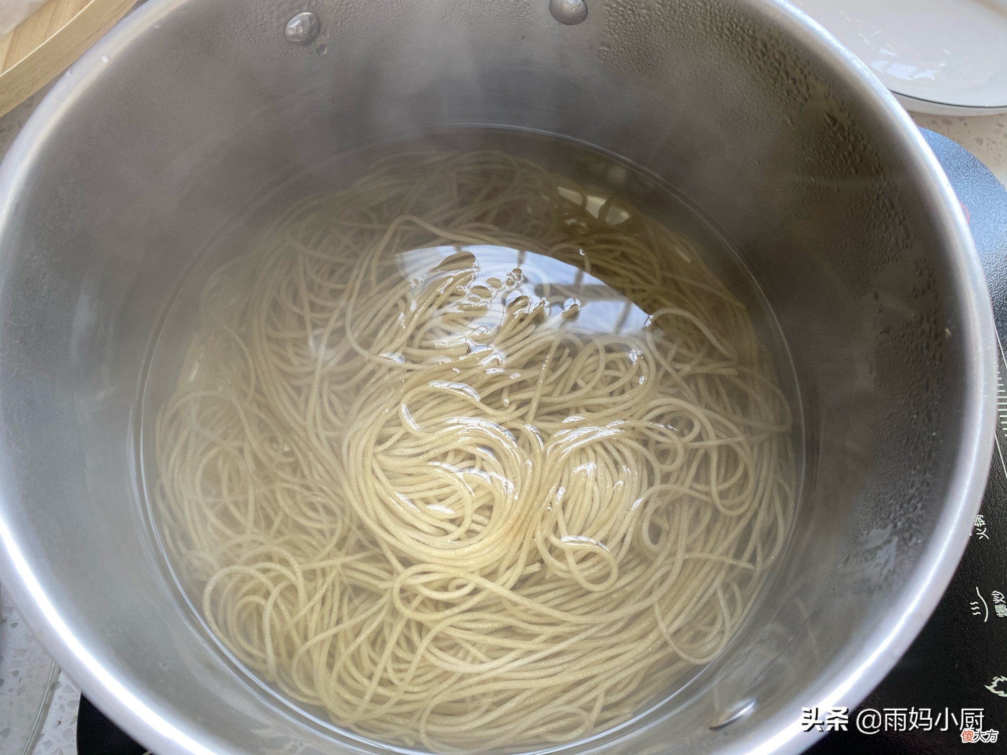 天热别再吃肉包子了 外面的肉包子千万别吃