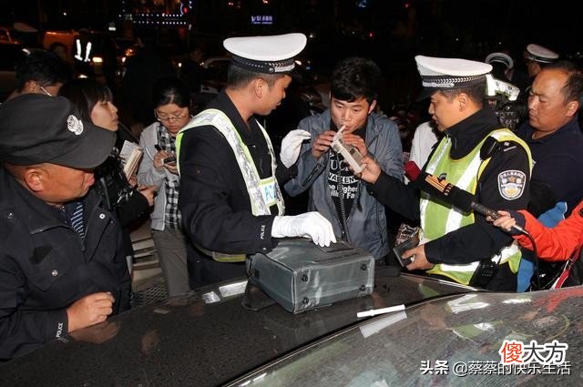 喝完酒多久才能开车 喝完酒以后多久才能开车