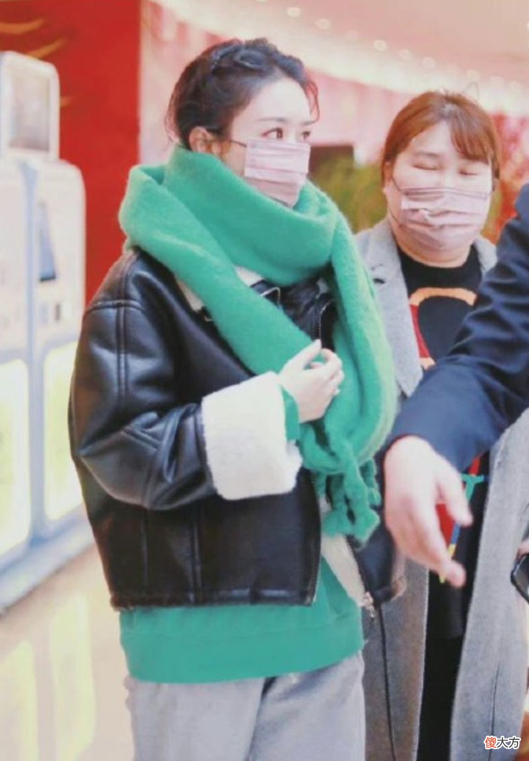 女星们却集体穿上了绿色 女星穿绿色衣服
