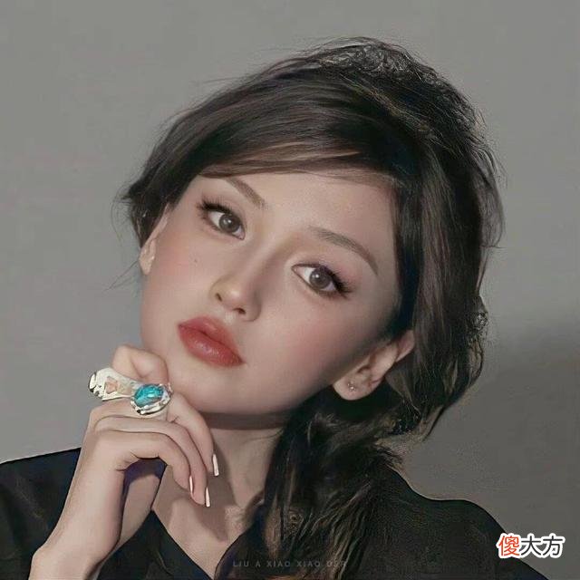 【就爱时尚】她刚出道的时候，比现在可美太多了！