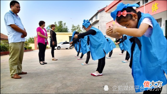 幼儿园汉礼与尊师爱教