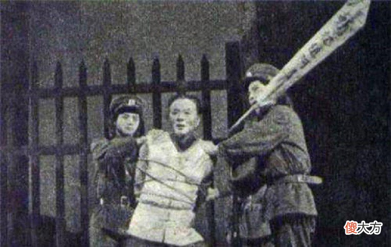 年轻时不懂阿Q的悲，长大后我们却活成了阿Q，你读懂阿Q了吗？