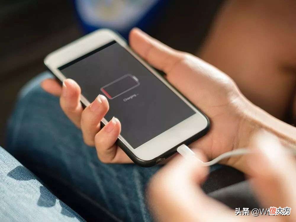 手机充电大有讲究 手机什么时候冲电好