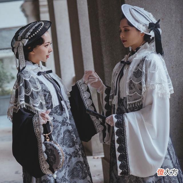 【就爱时尚】店家真会“玩”，把汉服改得面目全非，网友：适合在葬礼上穿