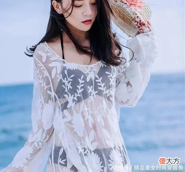 【就爱时尚】三点式泳衣不再是最性感，三点式多块布泳衣更性感，女人味十足