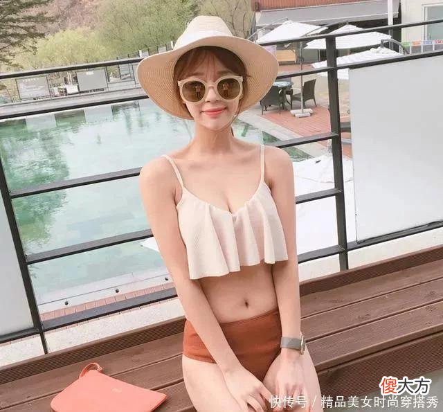 【就爱时尚】三点式泳衣不再是最性感，三点式多块布泳衣更性感，女人味十足
