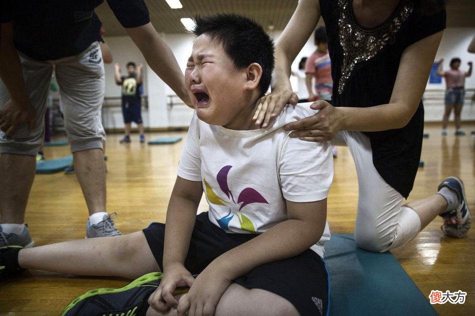 孩子太任性？家长太头痛，李玫瑾：3-5岁克制任性训练是关键